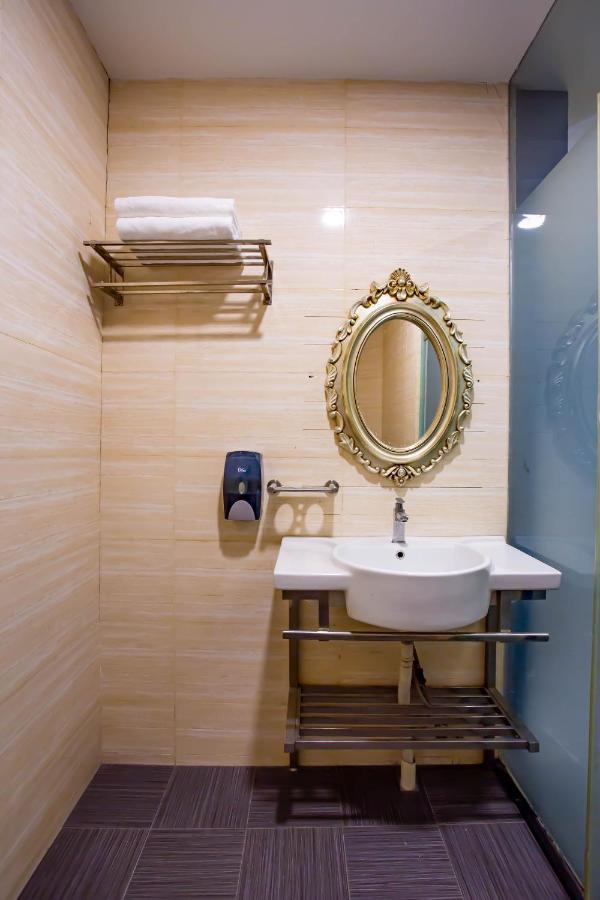 Beez Hotel Kuala Lumpur Esterno foto